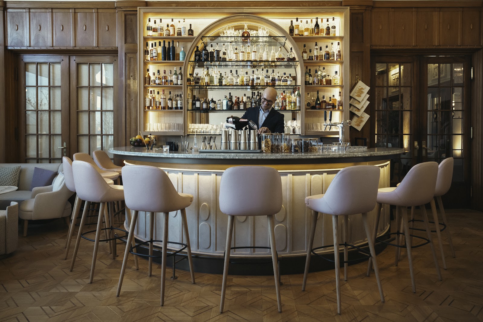 Louis Bar